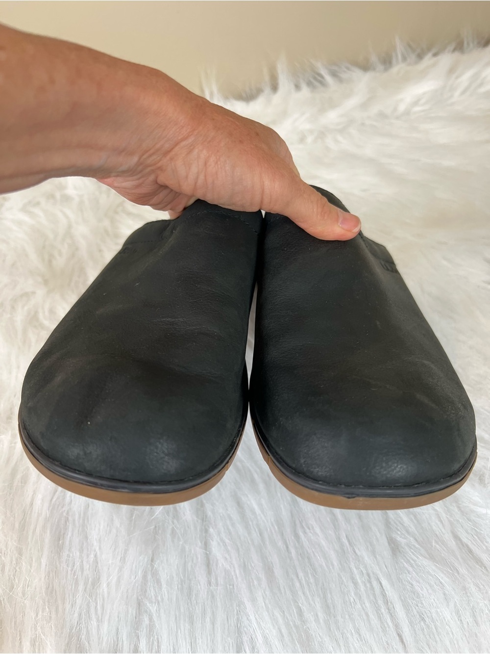 L.L. Bean go anywhere Black Leather Slip-On Clogs with Cork Footbed 11 - Picture 7 of 9